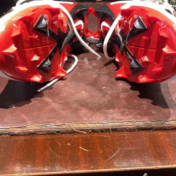 Football cleats good newcondition - Picture 2 of 4